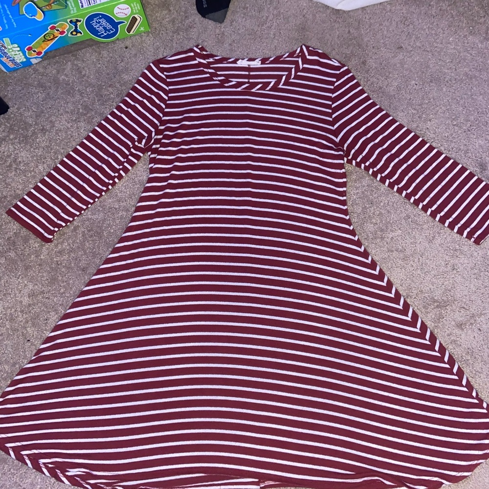 Stripped half sleeve, flowy dress! Perfect tightness in chest!
